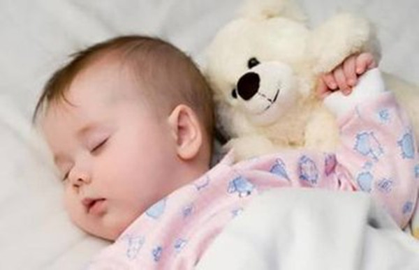Combien de temps un bébé a-t-il besoin pour dormir ?